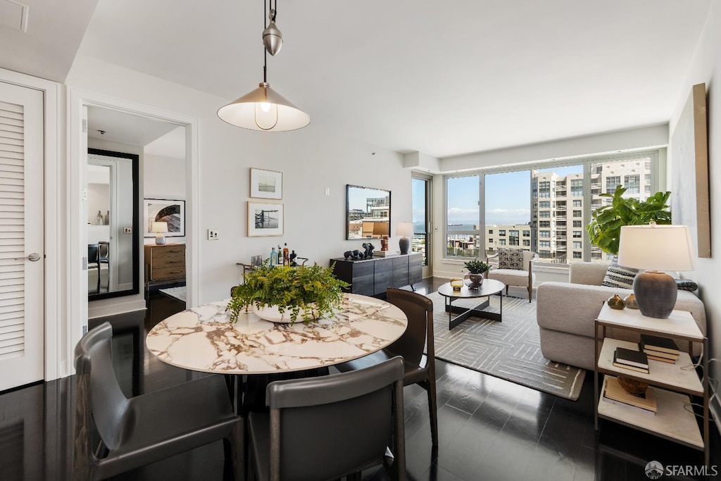 239 Brannan St Unit 7G, San Francisco, CA 94107 - view of dining space