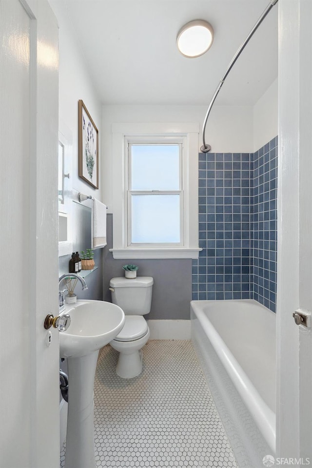 1930 Grove St Unit 4, San Francisco, CA 94117 - full bathroom featuring shower / bathtub combination and tile patterned flooring