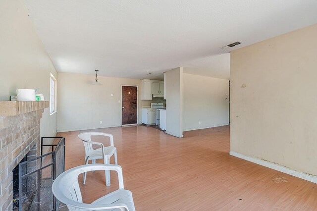 942 E Yorkshire Dr, Stockton, CA 95207 - photo 8