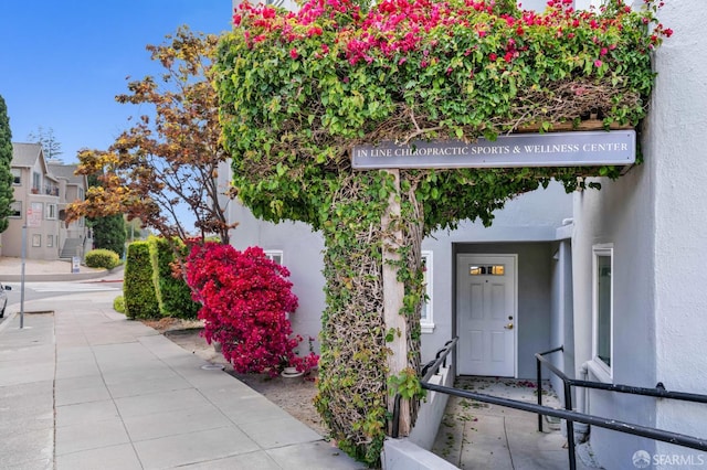 2108 Lakeshore Ave, Oakland, CA 94606 - doorway to property featuring stucco siding