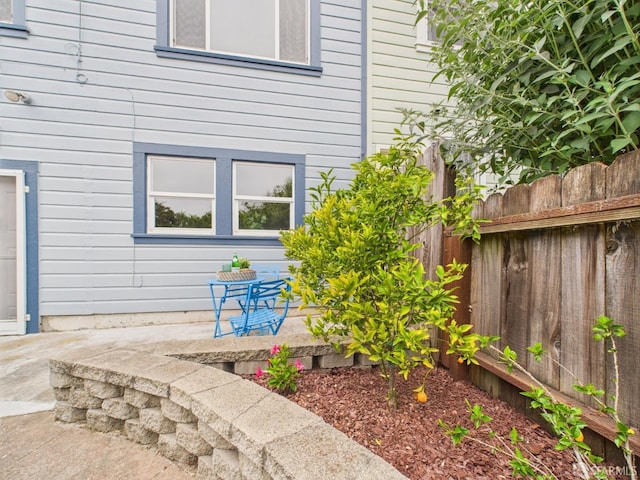 65 Danton St, San Francisco, CA 94112 - entrance to property featuring a patio