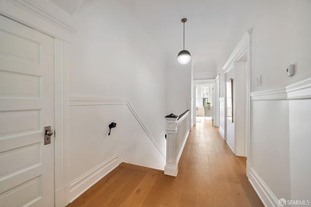 289 Church St, San Francisco, CA 94114 - hallway with light wood-style floors