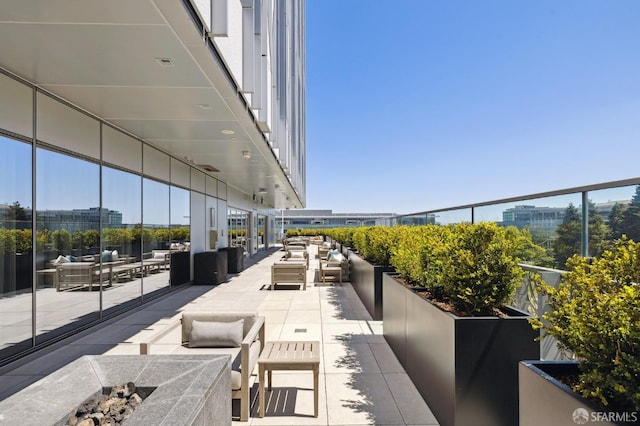 view of patio / terrace featuring an outdoor hangout area