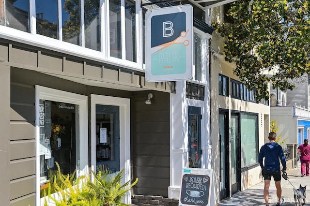 30 Lloyd St, San Francisco, CA 94117 - view of property entrance