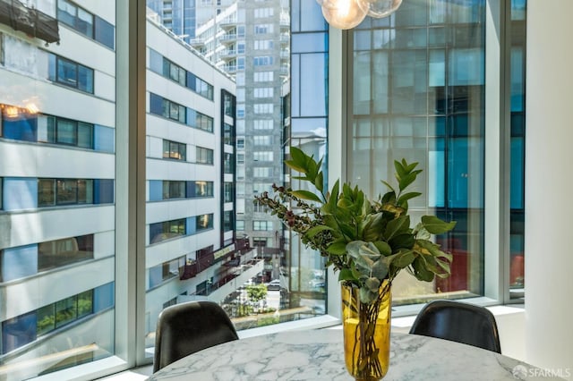 338 Main St Unit 6E, San Francisco, CA 94105 - dining area featuring a city view