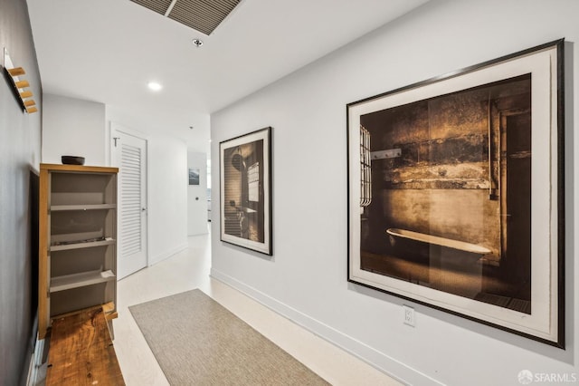 338 Main St Unit 6E, San Francisco, CA 94105 - corridor with recessed lighting, wood finished floors, and baseboards