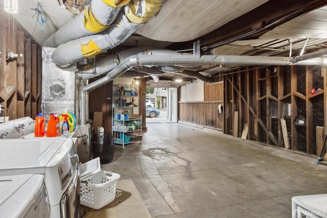 basement featuring washer and clothes dryer