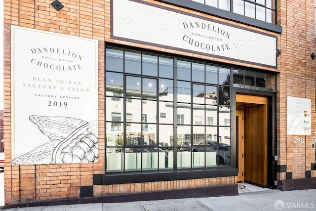 550 S Van Ness Ave Unit 306, San Francisco, CA 94110 - entrance to property with brick siding