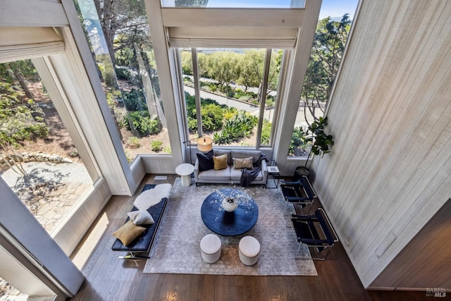 83 Mount Tiburon Rd, Tiburon, CA 94920 - living area featuring wood finished floors