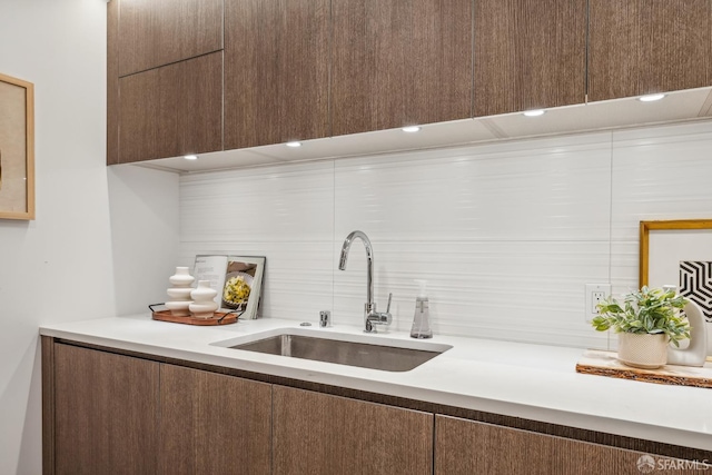 1300 22nd St Unit 220, San Francisco, CA 94107 - bar with backsplash and a sink