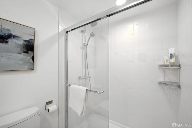 206 Donohoe St, East Palo Alto, CA 94303 - full bathroom with toilet and a shower stall