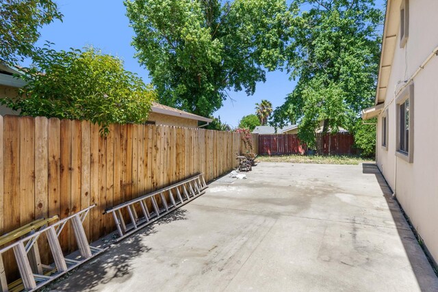 8467 Country Greens Ct, Sacramento, CA 95828 - photo 30
