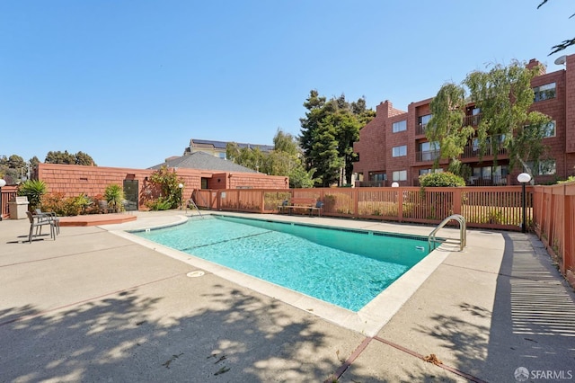 920 Mission Rd Unit 15, South San Francisco, CA 94080 - community pool with a patio area