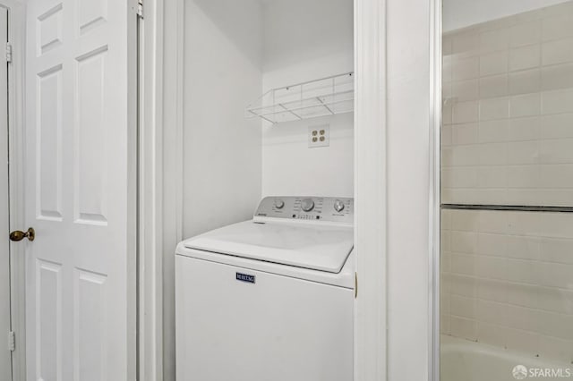 920 Mission Rd Unit 15, South San Francisco, CA 94080 - laundry room featuring washer / clothes dryer