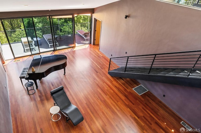 6353 Skyline Blvd, Oakland, CA 94611 - living area with wood finished floors