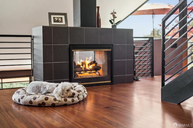 6353 Skyline Blvd, Oakland, CA 94611 - detailed view of wood finished floors and a fireplace