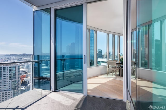 201 Folsom St Unit 38E, San Francisco, CA 94105 - balcony with a view of city