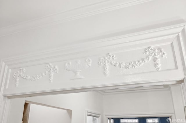 735 Geary St Unit 102, San Francisco, CA 94109 - detailed view of crown molding