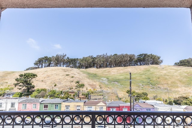 163 Stoneridge Ln, San Francisco, CA 94134 - view of yard featuring a balcony