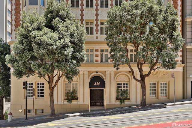 850 Powell St Unit 104, San Francisco, CA 94108 - property entrance featuring stone siding