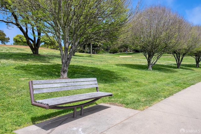 2201 Sacramento St Unit 404, San Francisco, CA 94115 - view of community featuring a lawn