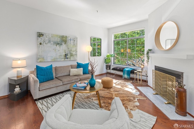 2060 Sutter St Unit 202, San Francisco, CA 94115 - living room with baseboards, a fireplace with flush hearth, and wood finished floors
