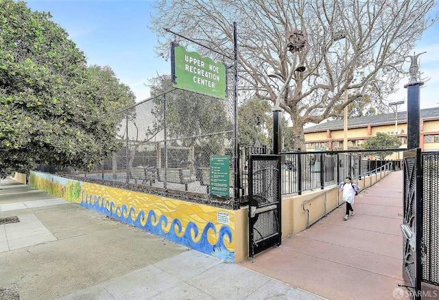 3412 Market St, San Francisco, CA 94114 - view of home's community