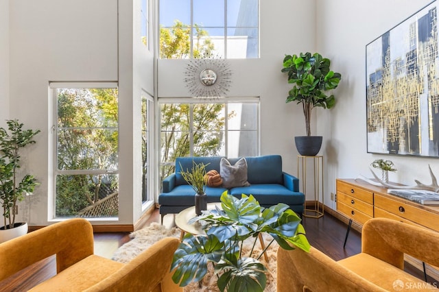 sunroom / solarium with a healthy amount of sunlight