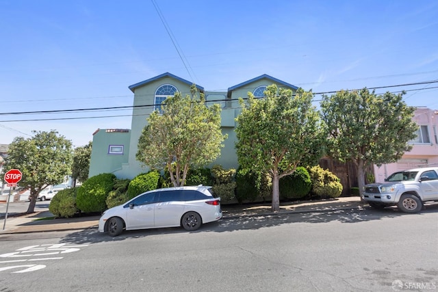 47 Brunswick St, San Francisco, CA 94112 - view of front facade with stucco siding