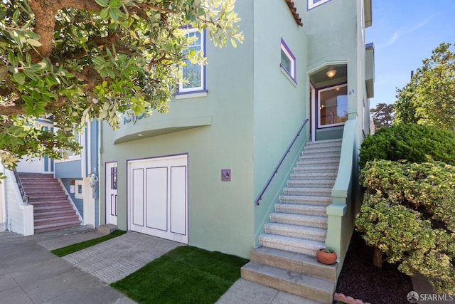 47 Brunswick St, San Francisco, CA 94112 - doorway to property with stucco siding