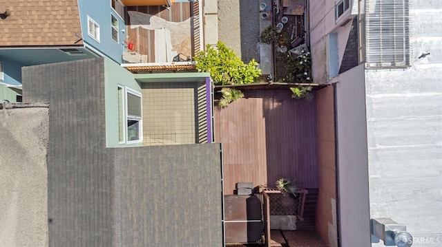 47 Brunswick St, San Francisco, CA 94112 - view of side of property