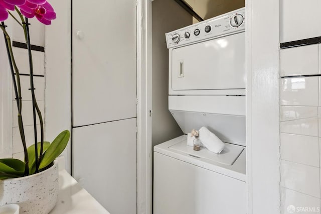 1250 Vallejo St Unit 1, San Francisco, CA 94109 - laundry room with stacked washing machine and dryer
