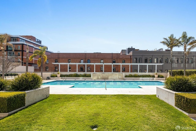 229 Brannan St Unit 11J, San Francisco, CA 94107 - community pool featuring a lawn