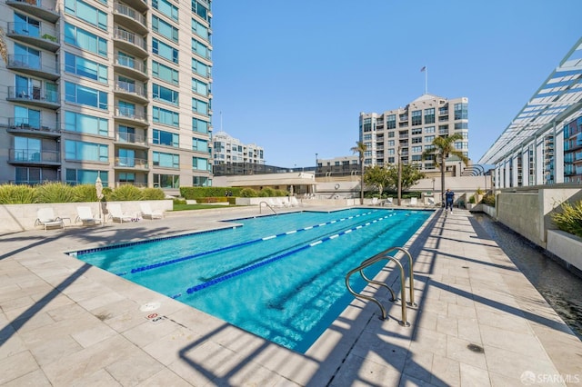 229 Brannan St Unit 11J, San Francisco, CA 94107 - community pool with a patio