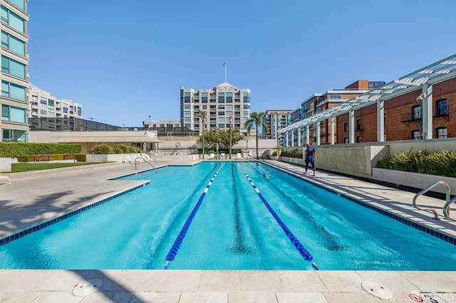 229 Brannan St Unit 11J, San Francisco, CA 94107 - community pool with a patio
