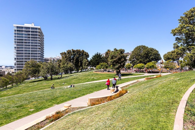 999 Green St Unit 1403, San Francisco, CA 94133 - view of community featuring a yard