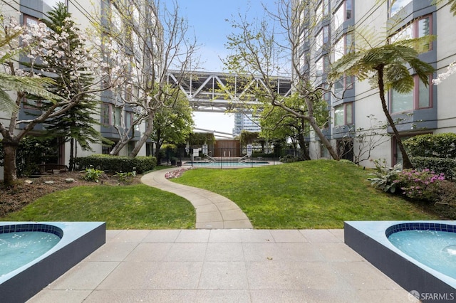201 Harrison St Unit 302, San Francisco, CA 94105 - view of community featuring a pool
