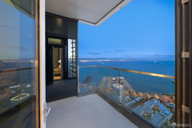 401 Harrison St Unit 45C, San Francisco, CA 94105 - balcony featuring a water view