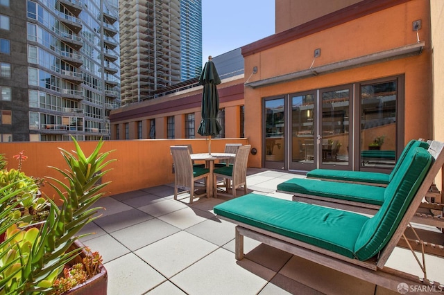 300 Beale St Unit 504, San Francisco, CA 94105 - view of patio / terrace featuring outdoor dining area