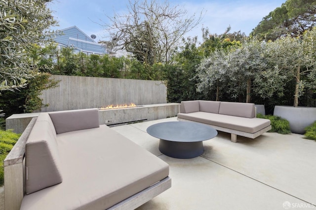 view of patio featuring outdoor lounge area