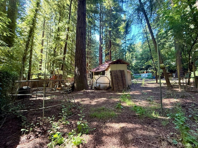 490 Huckleberry Ln, Boulder Creek, CA 95006 - view of yard with a storage shed