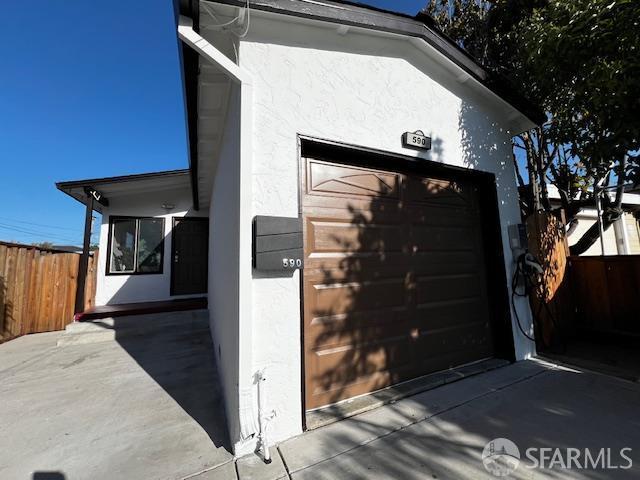 590 Hurlingame Ave, Redwood City, CA 94063 - view of garage