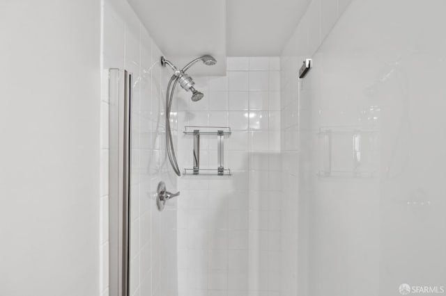 2011 3rd St Unit 6, San Francisco, CA 94107 - detailed view of a shower stall