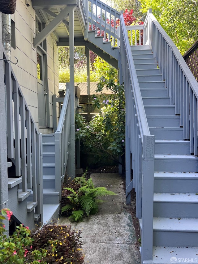 55 Downey St, San Francisco, CA 94117 - view of staircase