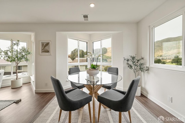 955 Ridgeview Ct Unit C, South San Francisco, CA 94080 - dining area with dark wood finished floors and recessed lighting
