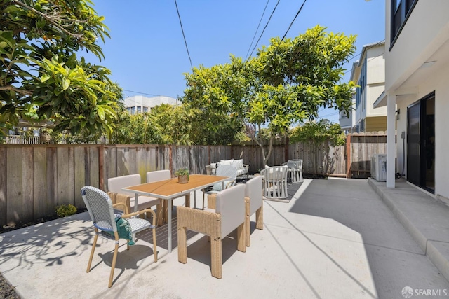 867 33rd Ave, San Francisco, CA 94121 - fenced backyard featuring outdoor dining area and a patio