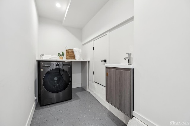 867 33rd Ave, San Francisco, CA 94121 - laundry area featuring washer / dryer and baseboards
