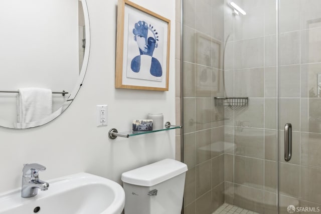 608 Missouri St Unit A, San Francisco, CA 94107 - bathroom with a sink, toilet, and a shower stall