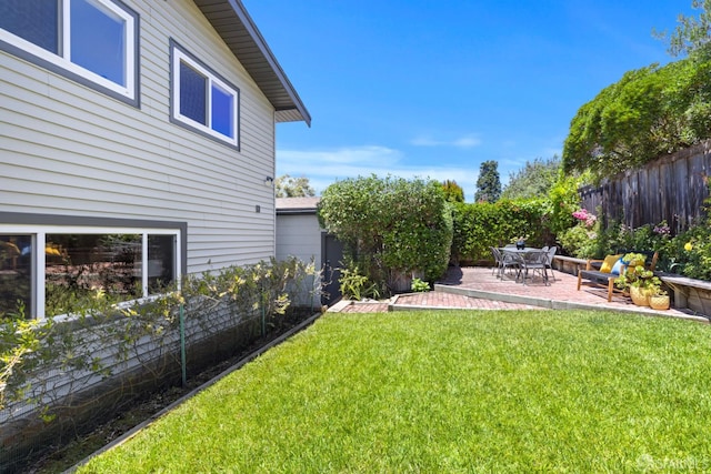2464 Alida St, Oakland, CA 95602 - fenced backyard with a patio area
