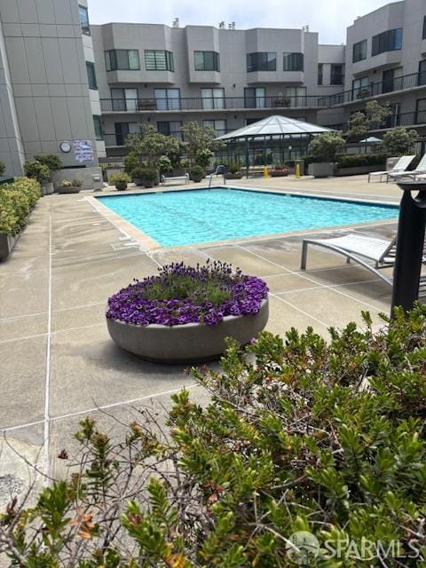 601 Van Ness Ave Unit 1102, San Francisco, CA 94102 - community pool with a gazebo